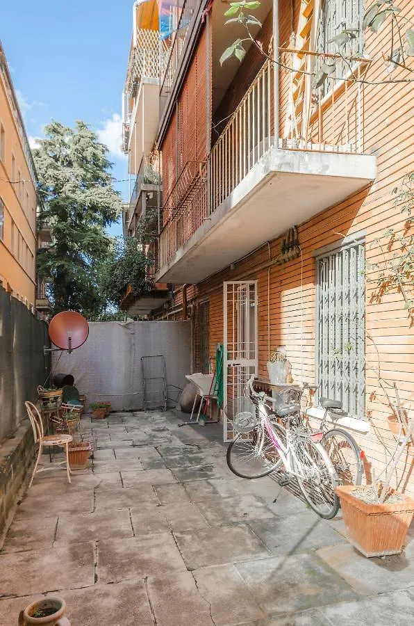 Apartment Dimora Delle Rose Hotel Bologna Italy