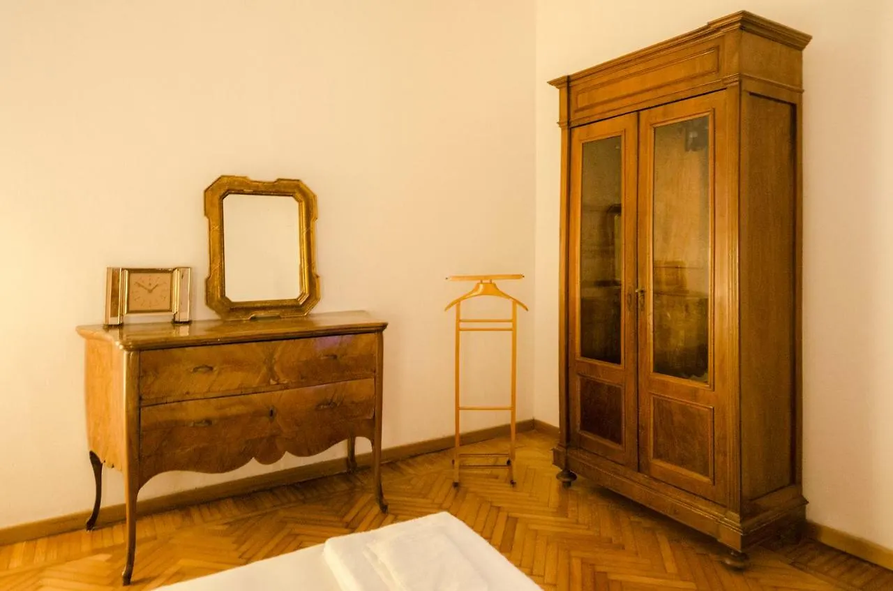 Apartment Dimora Delle Rose Hotel Bologna Italy