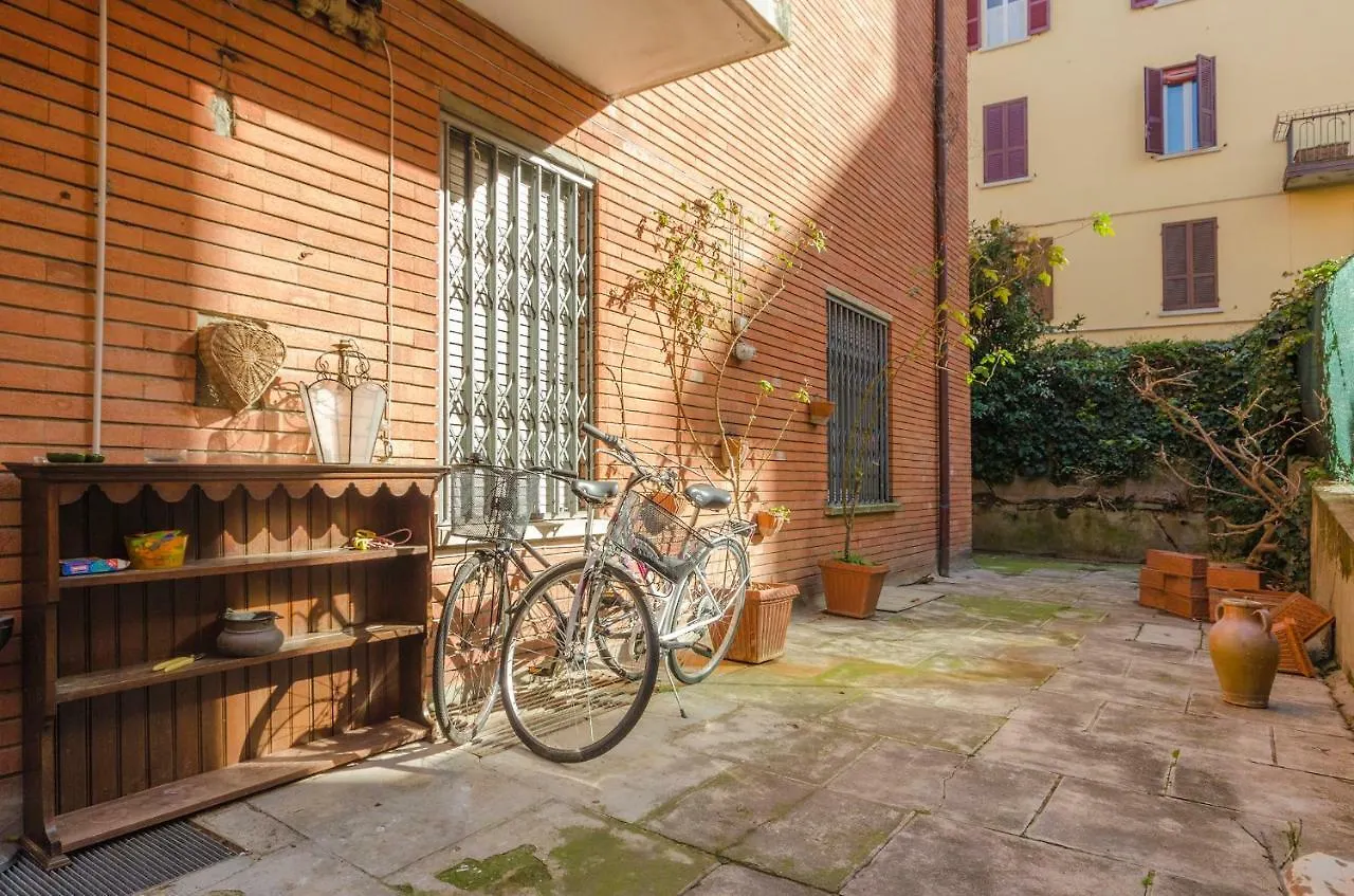 Apartment Dimora Delle Rose Hotel Bologna Italy