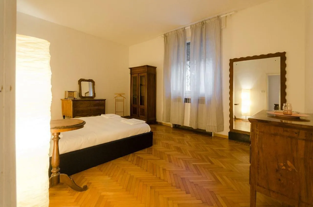 Apartment Dimora Delle Rose Hotel Bologna Italy